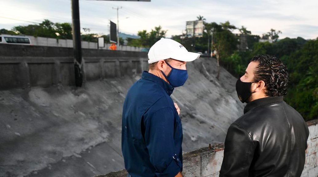 MOP y FOVIAL finalizan obras de protección del muro de la quebrada El Piro, en Santa Tecla mop-y-fovial-finalizan-obras-de-proteccion-del-muro-de-la-quebrada-el-piro-en-santa-tecla
